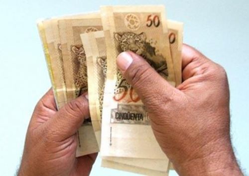 Salário e descontos