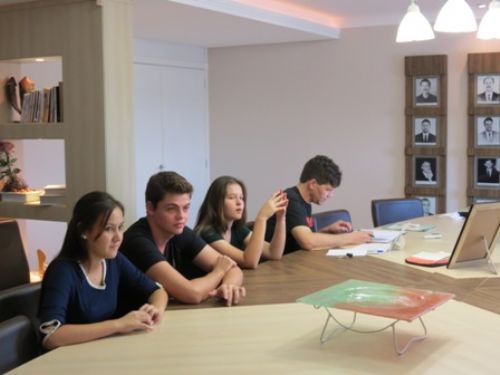 EMPREENDEDORES DO FUTURO