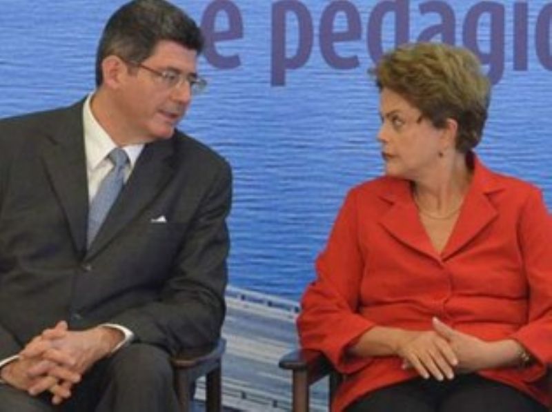 Governo anuncia déficit