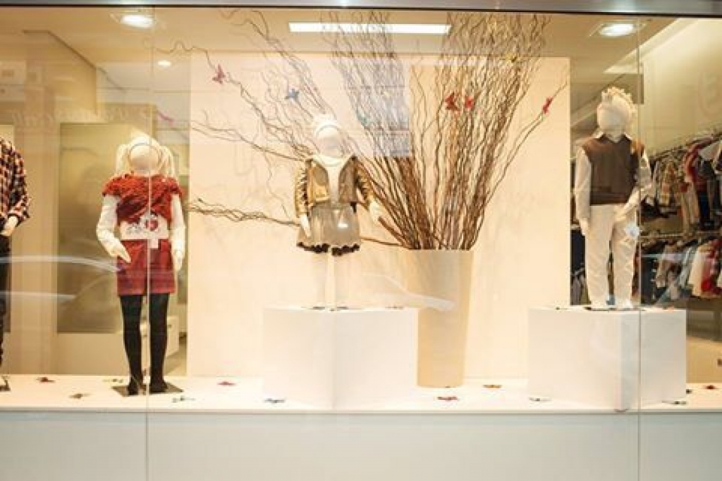 “VITRINE MERCHANDISING”