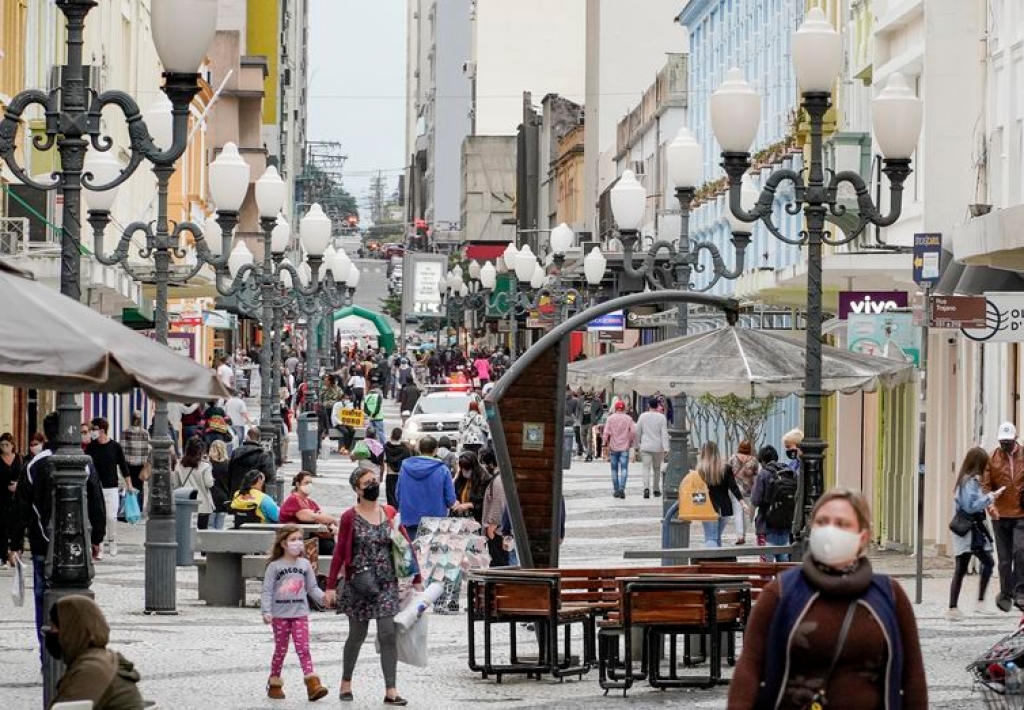Maioria dos estados avança nos planos de retomada econômica